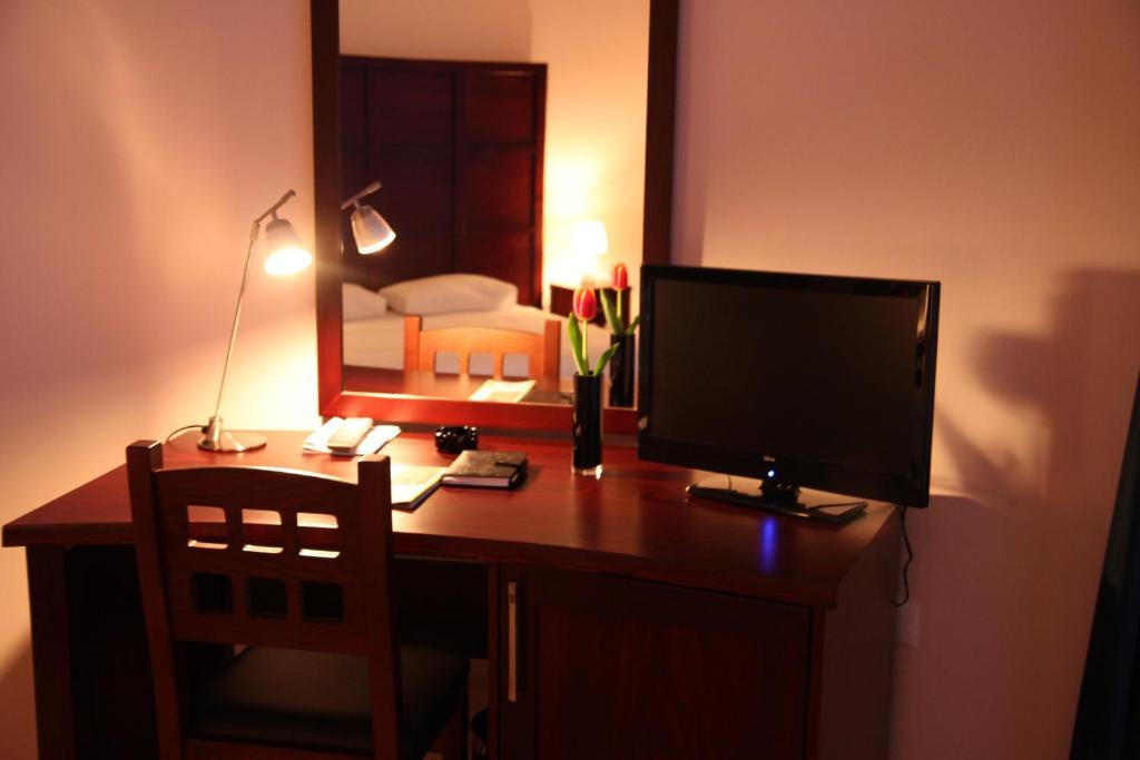 Hotel De Paris Tirana Quarto foto