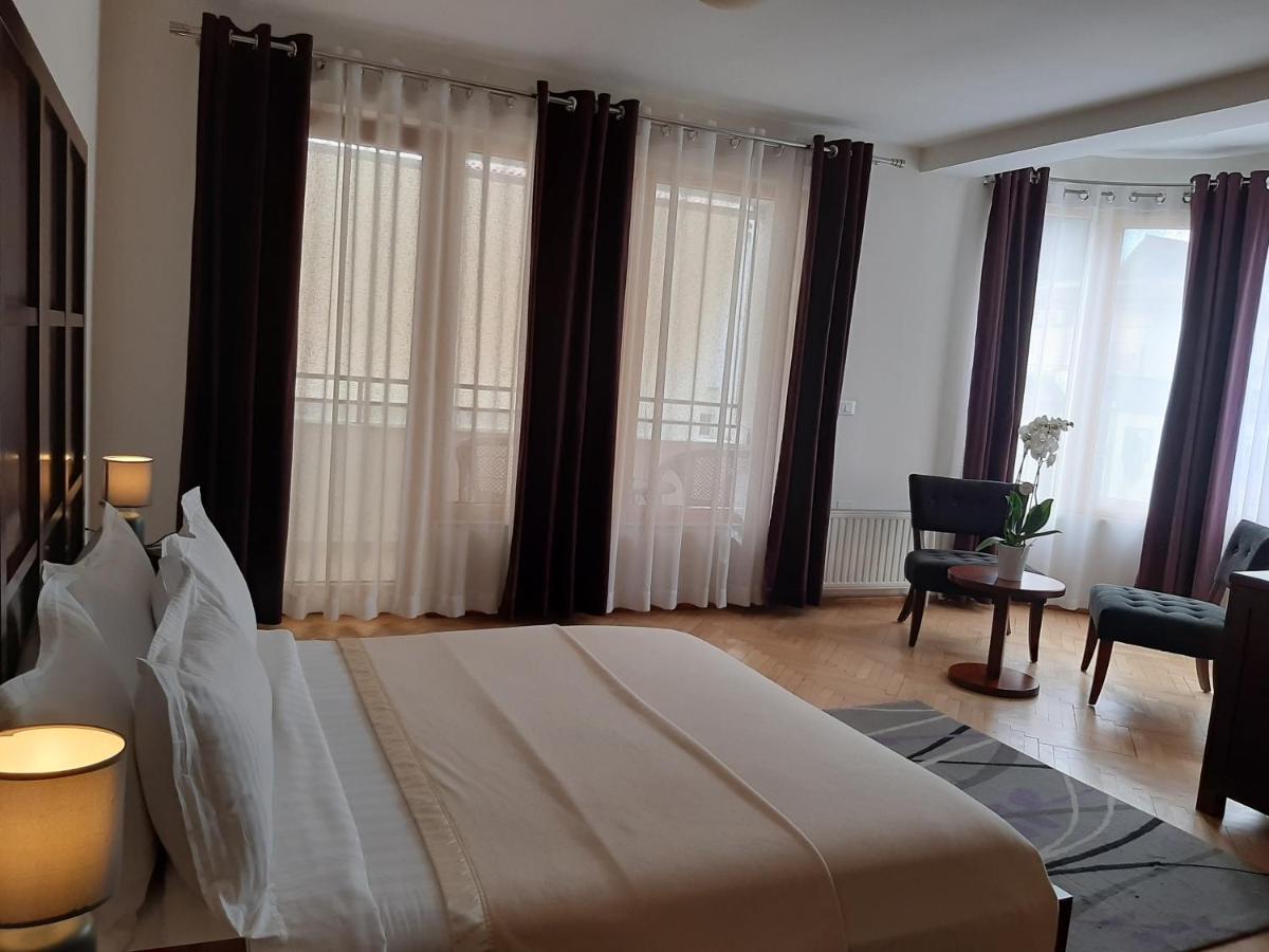 Hotel De Paris Tirana Exterior foto